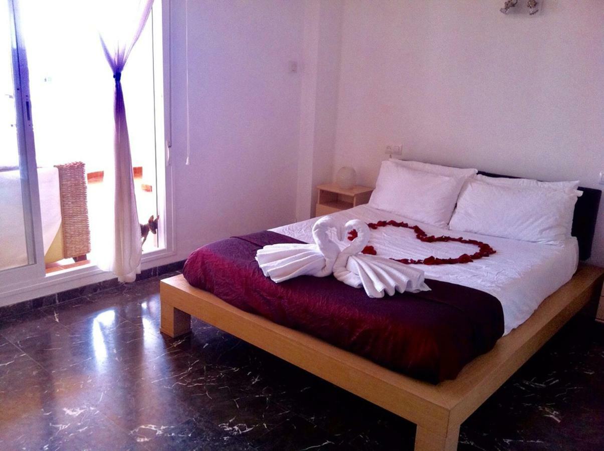 Апартаменты Penthouse With Private Roof Terrace And Jacuzzi Фуэнхирола Экстерьер фото